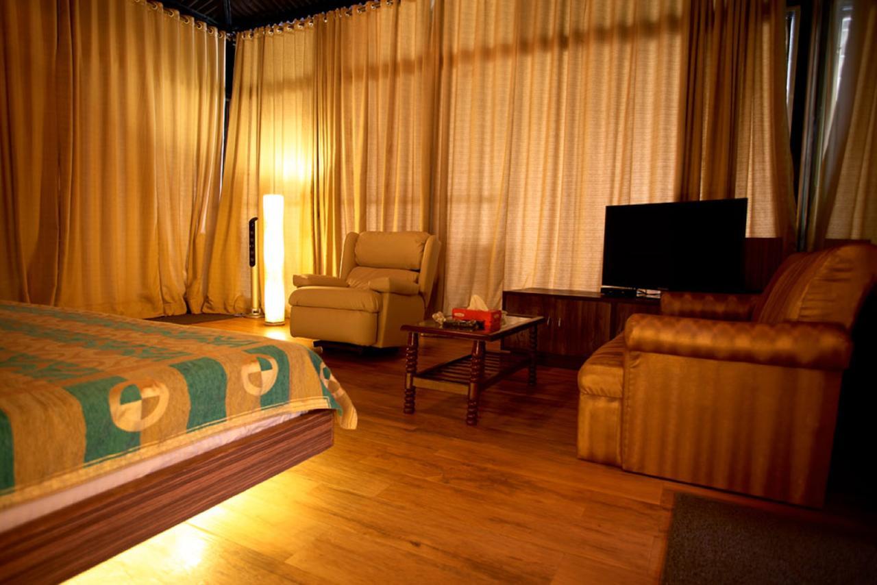 Kino Lakeside Chalet Hotell Lonavala Eksteriør bilde